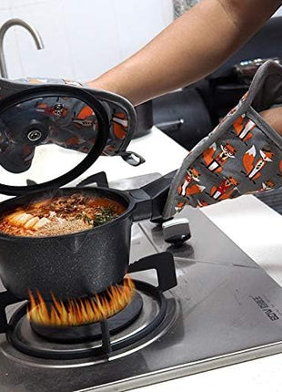 Pot Holders Set of 2 Heat Resistant 480 ℉ Non Slip Clear Silicone Printed Comfortable Cotton Lining Kitchen Women Men Cooking Baking Microwave Machine Washable (Fox, Gray Potholders)