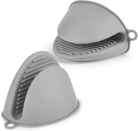 AUAUY 1 Pair Mini Silicone Oven Mitts, Heat Resistant Pot Holders Mitts, Cute Oven Pinch Grip Gloves, Small Potholders for Kitchen, Air Fryer Mitts Pair for Cooking, Baking and Grilling (Light Gray)