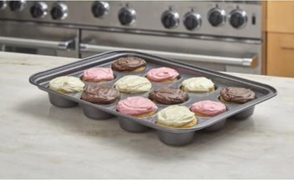 Nifty Solutions Cake Pan & Muffin Pan with Lid, 2 Piece Baking Pans Set - 9 x 13 Cake Pan & 12-Cup Muffin Pan, Non-Stick Pans, Kitchen Bakeware, Dishwasher Safe