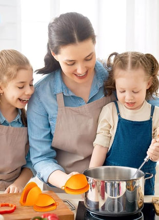 AUAUY 1 Pair Mini Silicone Oven Mitts, Heat Resistant Pot Holders Mitts, Cute Oven Pinch Grip Gloves, Small Potholders for Kitchen, Air Fryer Mitts Pair for Cooking, Baking and Grilling (Orange)