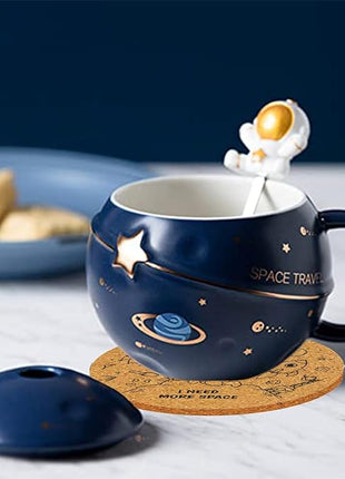 Kawaii Astronaut Cup Space Embossed Planet Mug, Cute Ceramic Coffee Mug, Novelty Mug with Lid and Spoon for Coffee, Tea, Milk, Aesthetic Room Decor Funny Gift for Girl Boy Women (Dark blue)