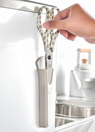 Linoroso Kitchen Scissors Heavy Duty Kitchen Shears with Magnetic Holder Made with Japanese Steel 4034, Multipurpose Ultra Sharp Cooking Scissors for Meat/Vegetables/BBQ/Herbs/Pizza (Graphic,Chick)