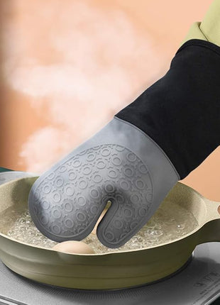 sungwoo Extra Long Silicone Oven Mitts, Heat Resistant Oven Gloves with Quilted Liner Non-Slip Textured Grip Perfect for BBQ, Baking, Cooking and Grilling - 1 Pair 14.6 Inch Grey & Black