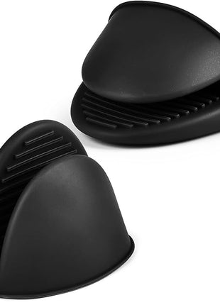 AUAUY 1 Pair Mini Silicone Oven Mitts, Heat Resistant Pot Holders Mitts, Cute Oven Pinch Grip Gloves, Small Potholders for Kitchen, Air Fryer Mitts Pair for Cooking, Baking and Grilling (Black)