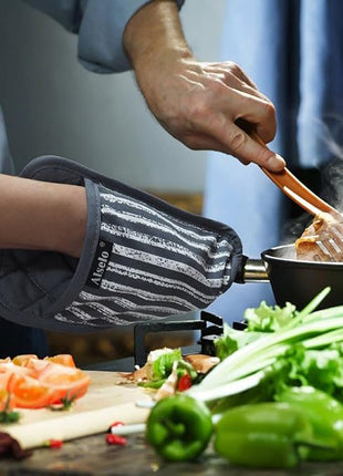 Silicone Pot Holders Set of 3 Heat Resistant & Non Slip Potholders, Professional Oven Hot Pads with Pockets Mitts for Kitchen Cooking Baking Barbecue