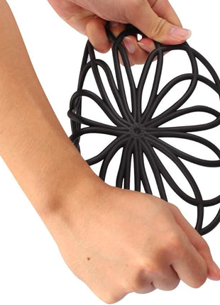 ME.FAN Silicone Trivet Mat - Kitchen Hot Pads for Pots & Dish - Insulated Teapot Trivet - Flexible, Durable, Non-Slip Large Coasters 3 Set Black