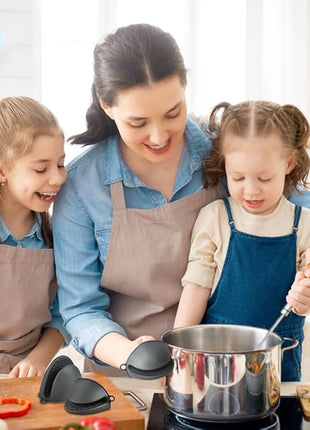 AUAUY 1 Pair Mini Silicone Oven Mitts, Heat Resistant Pot Holders Mitts, Cute Oven Pinch Grip Gloves, Small Potholders for Kitchen, Air Fryer Mitts Pair for Cooking, Baking and Grilling (Grey)