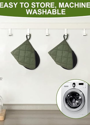 AUAUY Mini Oven Mitts, 2 Count Green Small Oven Mitt 220℃/428°F Heat Resistant with Non-Slip Surface and Hanging Loop Mits, Kitchen Mittens Oven Mitts, Kitchen Gloves for Oven, Baking and Grilling