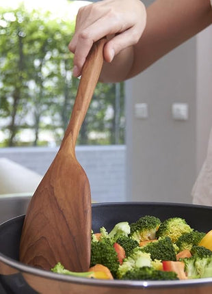 FAAY 13.5” Right-Hand Stir Fry Spatula – Thin Edge Teak Wooden Turner for Wok & Nonstick Pans, Natural Coconut Oil Finish, Handcrafted Wood Tool for Stirring & Flipping