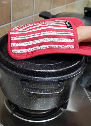 Silicone Pot Holders Set of 3 Heat Resistant & Non Slip Potholders, Professional Oven Hot Pads with Pockets Mitts for Kitchen Cooking Baking Barbecue (3, Red)