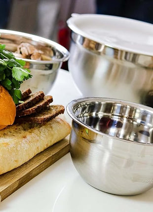 OVENTE Mixing Bowl Set with Lids, 3-Piece Stainless Steel Nesting Bowls for Easy Food Storage, Stackable Design, Kitchen Essential for Baking, Cooking and Prepping, Size 5, 3.5, 1.5QT, Silver BM46333S