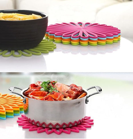 ME.FAN Silicone Trivet Mat - Kitchen Hot Pads for Pots & Dish - Insulated Teapot Trivet - Flexible, Durable, Non-Slip Large Coasters 3 Set Desert Sage