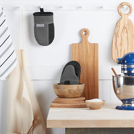 KITCHENAID Beacon Two-Tone Mini Oven Mitt 2-Pack Set, Contour Silver/Matte Black, 5.5"x8"