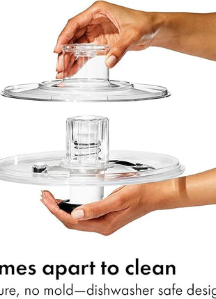 OXO Good Grips Salad Spinner | Lettuce Spinner | Fruit Washer | Fruit Washing Bowl with Strainer | Vegetable Cleaner | Salad Cleaner | Lettuce Washer | 6.22 Quart Capacity