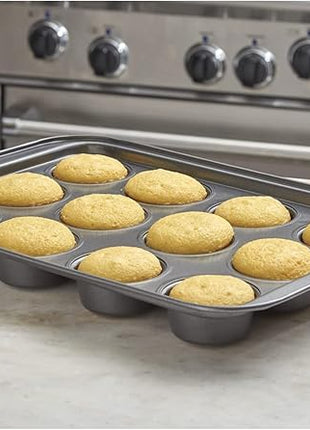 Nifty Solutions Cake Pan & Muffin Pan with Lid, 2 Piece Baking Pans Set - 9 x 13 Cake Pan & 12-Cup Muffin Pan, Non-Stick Pans, Kitchen Bakeware, Dishwasher Safe