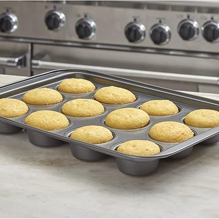 Nifty Solutions Cake Pan & Muffin Pan with Lid, 2 Piece Baking Pans Set - 9 x 13 Cake Pan & 12-Cup Muffin Pan, Non-Stick Pans, Kitchen Bakeware, Dishwasher Safe