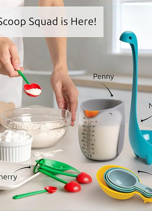 OTOTO Penny Penguin Silicone Measuring Cups for Cooking - 500ml 2 Cup Cute Measuring Cups for Baking, BPA-Free, Microwave Safe, Penguin Gifts, Cute Kitchen Accessories, Funny White Elephant Gifts