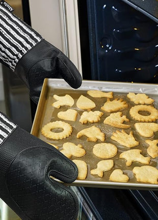 Silicone Oven Mitts Heat Resistant 932℉ with Waterproof & Non-Slip Kitchen Mittens, Set of 2 Extra Long Oven Gloves with Soft Cotton Terry Lining for Baking Cooking Barbecue (2, Black Mitts)