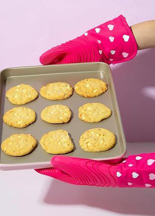 Paris Hilton Oven Mitt Set with Heart Design, Heat Resistant Pot Holders Featuring Non-Slip Textured Silicone Grips, 2-Piece Set, Pink