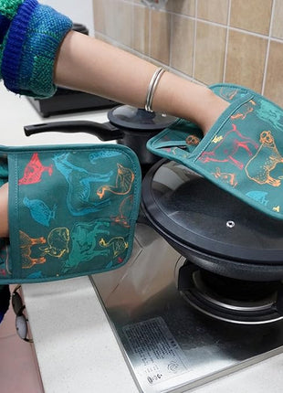 Pot Holders Set of 2 Heat Resistant 480℉ Kitchen 100% Cotton Comfortable Lining Printing Farm Cattle Flower Women Men Home Cooking Baking Microwave BBQ Gift (Farm Cattle potholds)