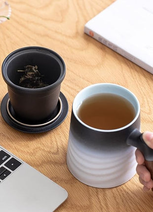 ZENS Tea Cup with Infuser and Lid, Wood Handle Loose Steeper Mug, 12 Ounces Matte Gradient Embossed Ceramic Stainer Mug for Tea Gifts, Black & White