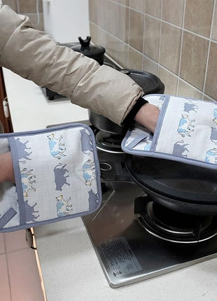 Pot Holders Set of 2 Heat Resistant 480℉ Kitchen 100% Cotton Comfortable Lining Printing Fox Flower Women Men Home Cooking Baking Microwave BBQ Gift (Cow potholder)