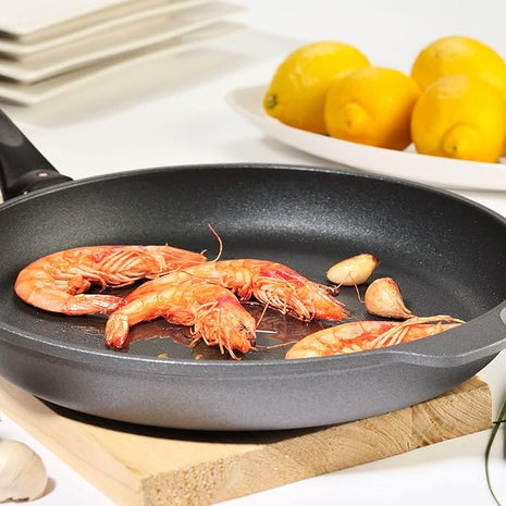 Swiss Diamond 11 Inch Frying Pan Nonstick Diamond Frying Pan, Aluminum Coated Skillet, Dishwasher Safe and Oven Safe Fry Pans, Grey