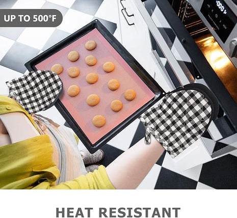 Qulable 1 Pair Short Oven Mitts - Silicone Kitchen Oven Gloves High Heat Resistant 500℉, Mini Oven Mits with Non-Slip Grip Surfaces and Hanging Loop for BBQ, Baking, Cooking and Grilling