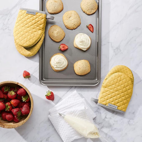 KitchenAid Asteroid Mini Oven Mitt Set, 5.5"x8", Buttercup Yellow, 2 Piece