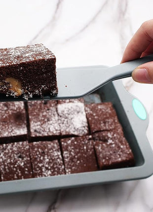 To encounter Mini Brownie Serving Spatula, Bent Icing Spatula, Heat-Resistant Flexible Nonstick Silicone, Set of 2