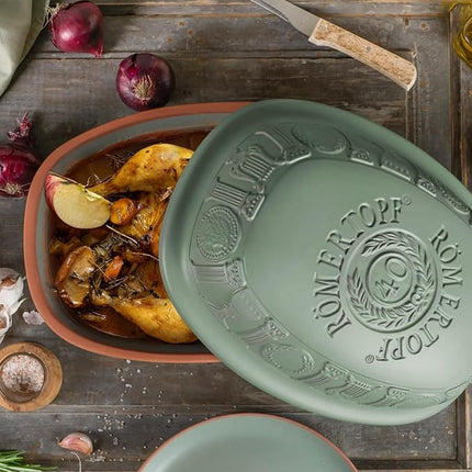 Romertopf Clay Roaster | 40 Years Anniversary Edition | Non-Stick Dutch Oven | Healthy Pot Cooking | Clay Baker | Versatile Cooking Vessel - 3.7 Quarts (3.5 Liters) for up to 6 people - Green