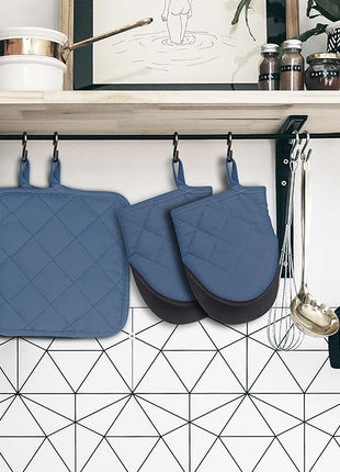 Oven Mitts and Pot Holders Set, Pack of 4, Heat Resistant Silicone Kitchen Mini Oven Mittens for 500 Degrees, Mini Oven Gloves and Hot Pads for Baking Grilling Barbecue Microwave Machine Washable