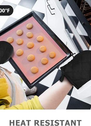 Qulable 1 Pair Short Oven Mitts - Silicone Kitchen Oven Gloves High Heat Resistant 500℉, Mini Oven Mits with Non-Slip Grip Surfaces and Hanging Loop for BBQ, Baking, Cooking and Grilling (Black)