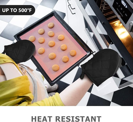 Qulable 1 Pair Short Oven Mitts - Silicone Kitchen Oven Gloves High Heat Resistant 500℉, Mini Oven Mits with Non-Slip Grip Surfaces and Hanging Loop for BBQ, Baking, Cooking and Grilling (Black)