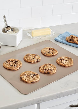 Cuisinart 17-Inch Chef's Classic Nonstick Bakeware Cookie Sheet, Champagne