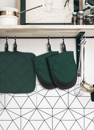 Oven Mitts and Pot Holders Set, Pack of 4, Heat Resistant Silicone Kitchen Mini Oven Mittens for 500 Degrees, Mini Oven Gloves and Hot Pads for Baking Grilling Barbecue Microwave Machine Washable