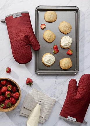 KitchenAid Asteroid Oven Mitt Set, 7"x12.5", Smoked Paprika Red, 2 Piece