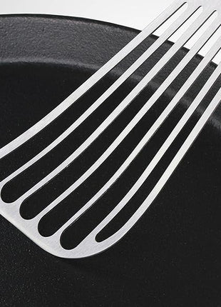 New Star Foodservice 43068 Wood Handle Fish Spatula, 6.5" Blade, Silver