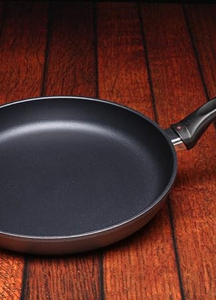 Swiss Diamond 11 Inch Frying Pan Nonstick Diamond Frying Pan, Aluminum Coated Skillet, Dishwasher Safe and Oven Safe Fry Pans, Grey