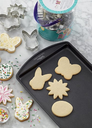 Wilton Gold Premium Non-Stick Warp-Resistant Bakeware, Made without PFAs, Small Baking Sheet, 13 x 9 x 0.6 in, Packaging May Vary