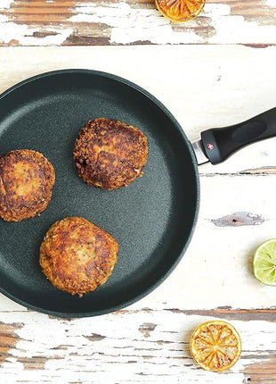 Swiss Diamond Frying Pans Nonstick with Lid, Features Ergonomic Handle, Nonstick Diamond Coated Aluminum Skillets and Oven Safe Frying Pans with Lids, Cover Included, 9.5 Inch