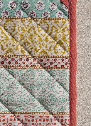 Maison d' Hermine Pot Holders Set 100% Cotton Heat Resistant Potholders 8" x 8" Hot Pads with Loop BBQ, Cooking, Baking, Grilling, Kitchen, Handling Hot Pans Spring/Summer (Pack of 2, Provence)